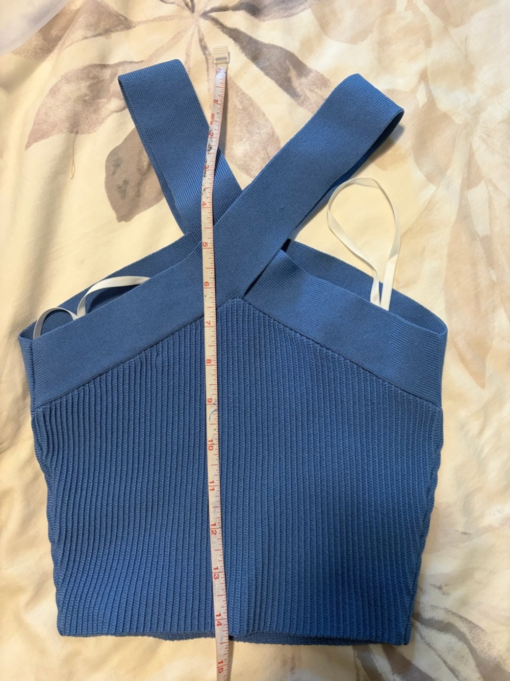 Aritzia Sculpt Knit Criss Cross Cropped Tank - Picture 6 of 7